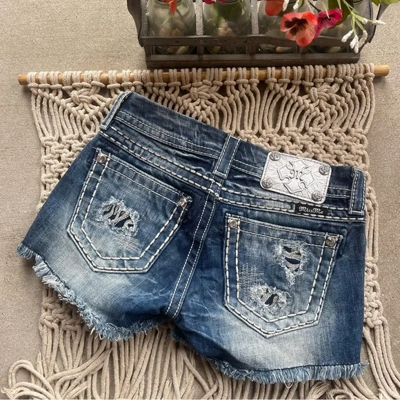 Miss Me Jean Shorts Size 24 - Picture 4 of 5